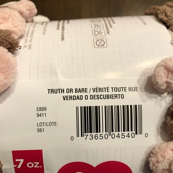 Red Heart Loop-it Yarn - Picture 4 of 5